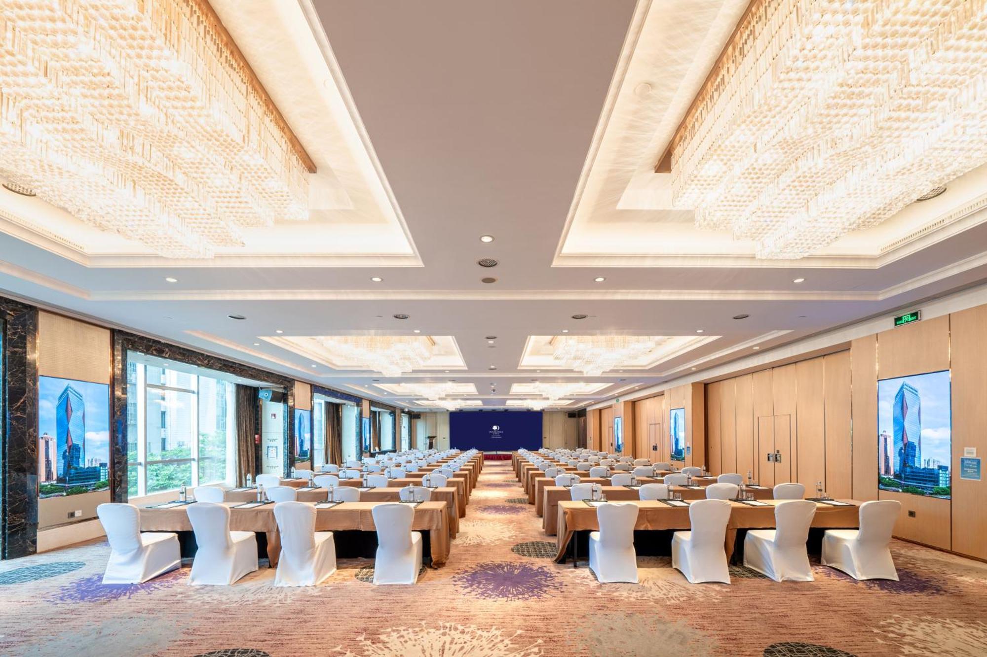 Doubletree By Hilton Guangzhou-Free Shuttle Bus To Canton Fair Complex & Overseas Buyer Registration Services During Canton Fair Period מראה חיצוני תמונה