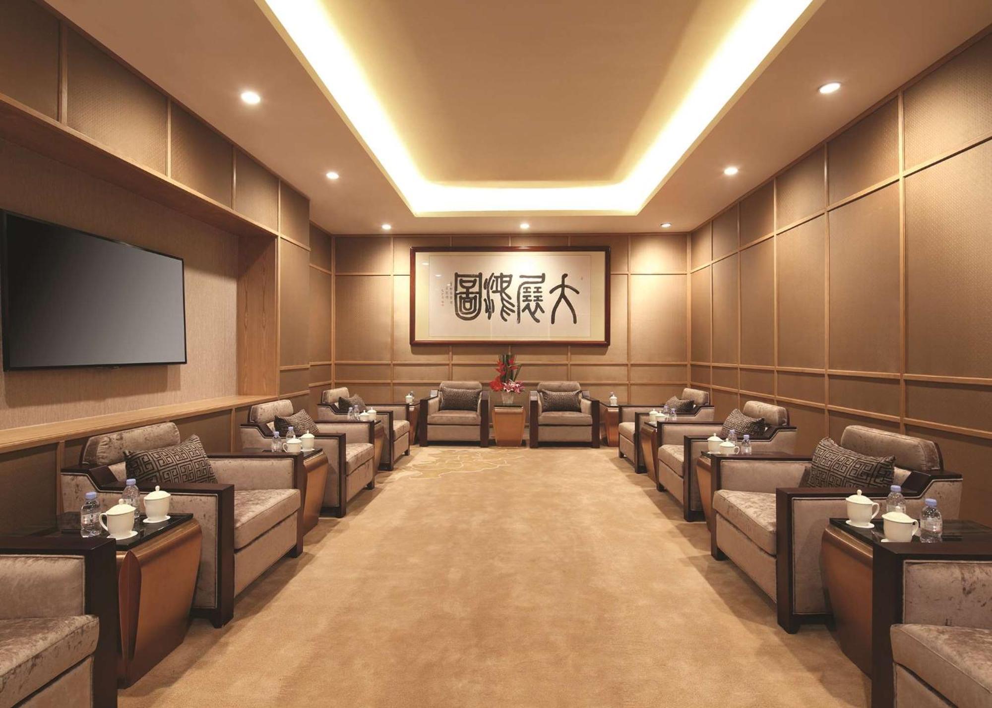Doubletree By Hilton Guangzhou-Free Shuttle Bus To Canton Fair Complex & Overseas Buyer Registration Services During Canton Fair Period מראה חיצוני תמונה