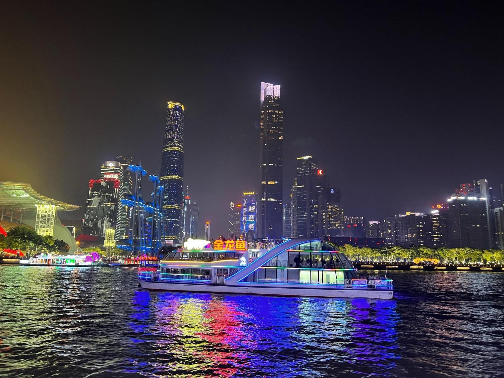 Doubletree By Hilton Guangzhou-Free Shuttle Bus To Canton Fair Complex & Overseas Buyer Registration Services During Canton Fair Period מראה חיצוני תמונה