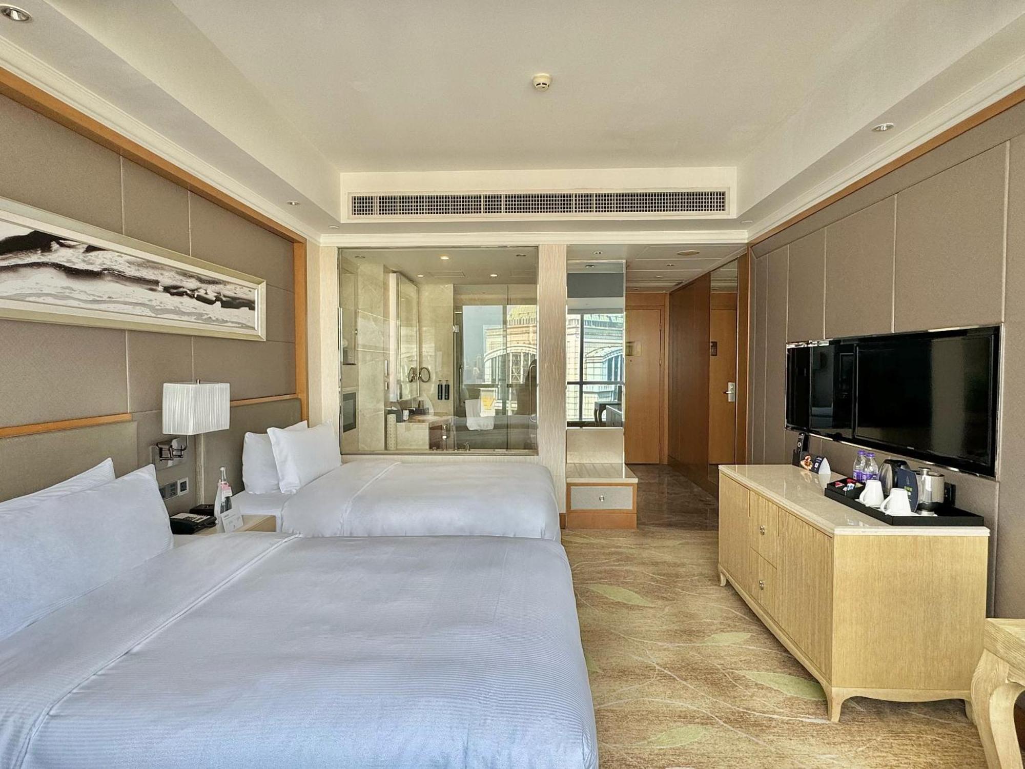 Doubletree By Hilton Guangzhou-Free Shuttle Bus To Canton Fair Complex & Overseas Buyer Registration Services During Canton Fair Period מראה חיצוני תמונה